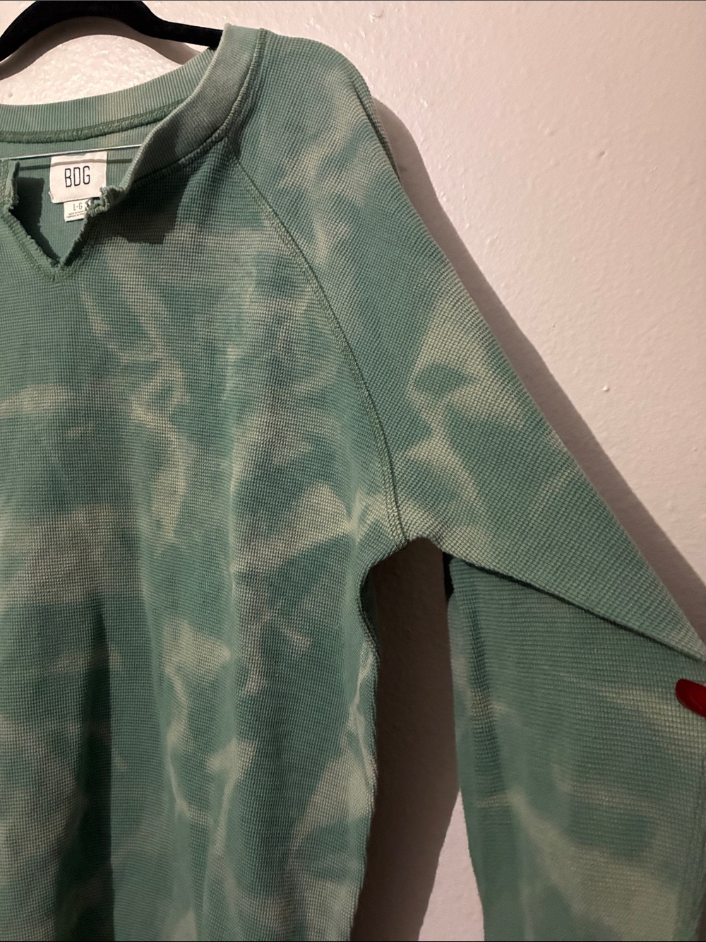BDG Bleached Marbled Thermal Long Sleeve - Picture 6 of 6